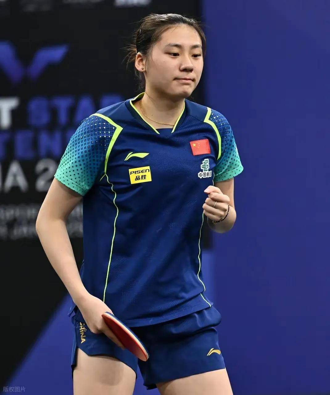 升她在全球 升她在全球