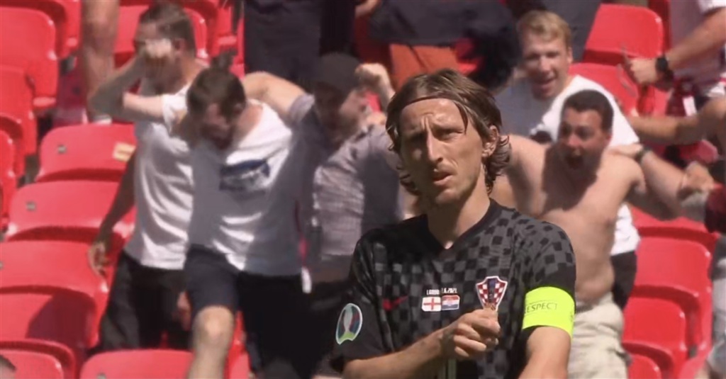 闭门热身赛 闭门热身赛