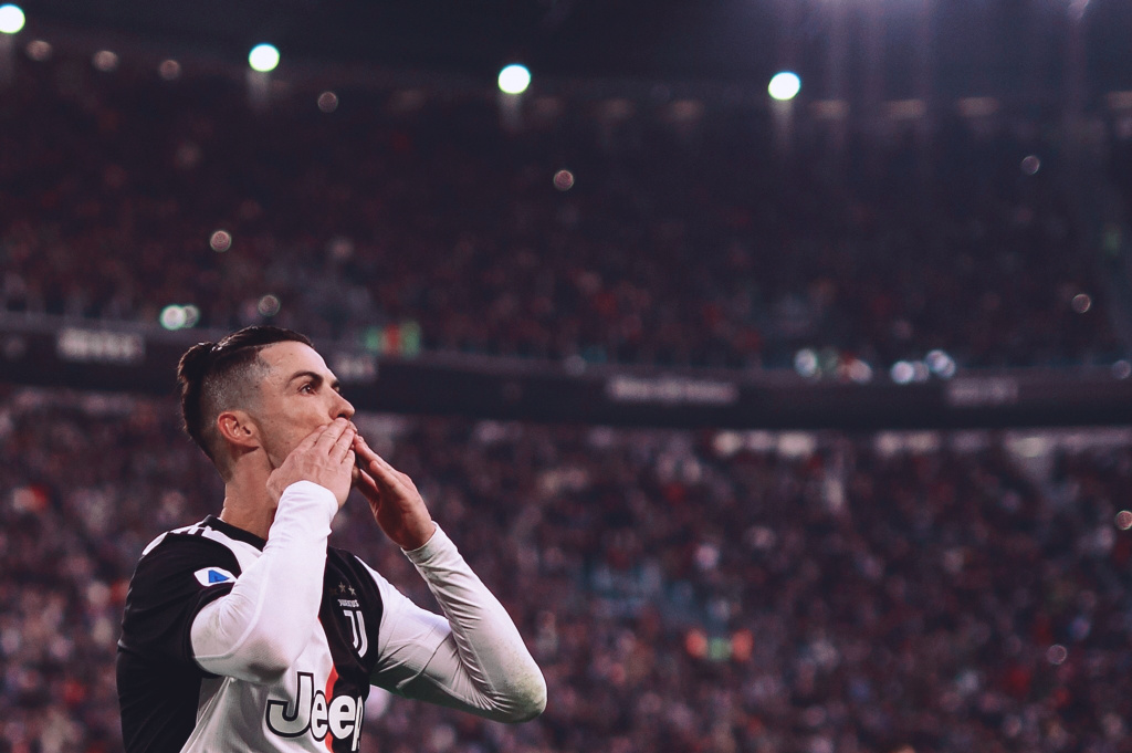 射击肉鸽游戏《挺进地牢》手游预告公布 4月19日封测